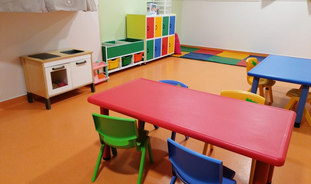sala-dos-2-anos-1-creche-salpicos-de-alegria-bercario-creche-lisboa-lumiar-impact-transition-p9tvu22nxuch0nyqj4aeeeklq8brrz3xndg7eoidxc